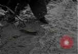 Standbild mine einfedern Wirtzfeld Belgien, 1944, aus Sekunde 46 historischem Filmmaterial Videoclip 65675026200