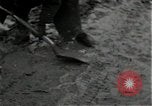 Standbild mine einfedern Wirtzfeld Belgien, 1944, aus Sekunde 49 historischem Filmmaterial Videoclip 65675026200