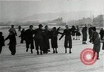Standbild USA Medic Belgien, 1944, aus Sekunde 26 historischem Filmmaterial Videoclip 65675026209