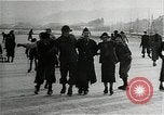 Standbild USA Medic Belgien, 1944, aus Sekunde 28 historischem Filmmaterial Videoclip 65675026209