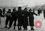 Standbild USA Medic Belgien, 1944, aus Sekunde 29 historischem Filmmaterial Videoclip 65675026209