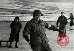 Standbild USA Medic Belgien, 1944, aus Sekunde 54 historischem Filmmaterial Videoclip 65675026209