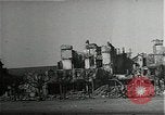 Standbild Ruinen von saarlautern (Saarlouis) Deutschland in Zweiten Weltkrieg Saarlautern Deutschland, 1944, aus Sekunde 24 historischem Filmmaterial Videoclip 65675026210