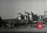 Standbild Ruinen von saarlautern (Saarlouis) Deutschland in Zweiten Weltkrieg Saarlautern Deutschland, 1944, aus Sekunde 25 historischem Filmmaterial Videoclip 65675026210