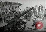Standbild Ruinen von saarlautern (Saarlouis) Deutschland in Zweiten Weltkrieg Saarlautern Deutschland, 1944, aus Sekunde 46 historischem Filmmaterial Videoclip 65675026210