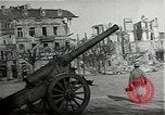 Standbild Ruinen von saarlautern (Saarlouis) Deutschland in Zweiten Weltkrieg Saarlautern Deutschland, 1944, aus Sekunde 47 historischem Filmmaterial Videoclip 65675026210