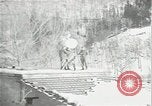 Immagine di Truppa prende le letture Poretta Italia, 1945, secondo 55 filmato di repertorio 65675026218