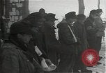 Immagine di Prigionieri tedeschi Krinkelt Belgio, 1945, secondo 46 filmato di repertorio 65675026221