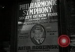 Immagine di I cartelloni presso la Carnegie Hall nel 1943 New York City USA, 1943, secondo 4 filmato di repertorio 65675026223