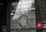 Immagine di I cartelloni presso la Carnegie Hall nel 1943 New York City USA, 1943, secondo 10 filmato di repertorio 65675026223