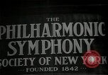 Immagine di I cartelloni presso la Carnegie Hall nel 1943 New York City USA, 1943, secondo 11 filmato di repertorio 65675026223