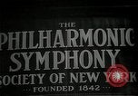 Immagine di I cartelloni presso la Carnegie Hall nel 1943 New York City USA, 1943, secondo 12 filmato di repertorio 65675026223