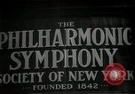 Immagine di I cartelloni presso la Carnegie Hall nel 1943 New York City USA, 1943, secondo 18 filmato di repertorio 65675026223