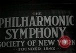 Immagine di I cartelloni presso la Carnegie Hall nel 1943 New York City USA, 1943, secondo 19 filmato di repertorio 65675026223