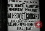 Immagine di I cartelloni presso la Carnegie Hall nel 1943 New York City USA, 1943, secondo 27 filmato di repertorio 65675026223