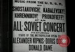 Immagine di I cartelloni presso la Carnegie Hall nel 1943 New York City USA, 1943, secondo 28 filmato di repertorio 65675026223