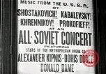 Immagine di I cartelloni presso la Carnegie Hall nel 1943 New York City USA, 1943, secondo 31 filmato di repertorio 65675026223