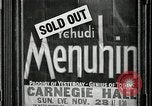 Immagine di I cartelloni presso la Carnegie Hall nel 1943 New York City USA, 1943, secondo 55 filmato di repertorio 65675026223