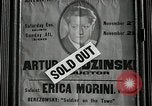 Immagine di I cartelloni presso la Carnegie Hall nel 1943 New York City USA, 1943, secondo 60 filmato di repertorio 65675026223