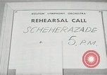 Immagine di Serge Koussevitzky dirige la Boston Symphony Massachusetts United States USA, 1943, secondo 1 filmato di repertorio 65675026225