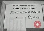 Immagine di Serge Koussevitzky dirige la Boston Symphony Massachusetts United States USA, 1943, secondo 4 filmato di repertorio 65675026225