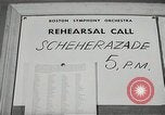 Immagine di Serge Koussevitzky dirige la Boston Symphony Massachusetts United States USA, 1943, secondo 5 filmato di repertorio 65675026225