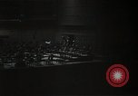 Immagine di Serge Koussevitzky dirige la Boston Symphony Massachusetts United States USA, 1943, secondo 14 filmato di repertorio 65675026225