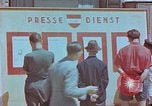 Standbild news Reklametafeln Österreich, 1945, aus Sekunde 3 historischem Filmmaterial Videoclip 65675026243