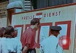 Standbild news Reklametafeln Österreich, 1945, aus Sekunde 20 historischem Filmmaterial Videoclip 65675026243