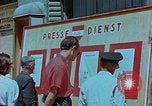 Standbild news Reklametafeln Österreich, 1945, aus Sekunde 21 historischem Filmmaterial Videoclip 65675026243