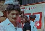 Standbild news Reklametafeln Österreich, 1945, aus Sekunde 25 historischem Filmmaterial Videoclip 65675026243