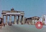 Immagine di Bombardare gli edifici danneggiati Berlino Germania, 1945, secondo 9 filmato di repertorio 65675026244