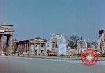 Immagine di Bombardare gli edifici danneggiati Berlino Germania, 1945, secondo 13 filmato di repertorio 65675026244