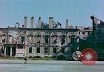 Immagine di Bombardare gli edifici danneggiati Berlino Germania, 1945, secondo 26 filmato di repertorio 65675026244