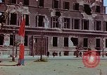 Immagine di Bombardare gli edifici danneggiati Berlino Germania, 1945, secondo 52 filmato di repertorio 65675026244