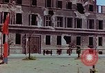 Immagine di Bombardare gli edifici danneggiati Berlino Germania, 1945, secondo 53 filmato di repertorio 65675026244