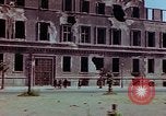 Immagine di Bombardare gli edifici danneggiati Berlino Germania, 1945, secondo 54 filmato di repertorio 65675026244