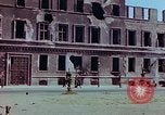 Immagine di Bombardare gli edifici danneggiati Berlino Germania, 1945, secondo 57 filmato di repertorio 65675026244