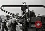 Standbild Marines verfügen über riesige unexploded shell Iwo Jima, 1945, aus Sekunde 15 historischem Filmmaterial Videoclip 65675026259