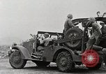 Standbild Marines verfügen über riesige unexploded shell Iwo Jima, 1945, aus Sekunde 53 historischem Filmmaterial Videoclip 65675026259