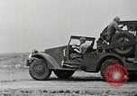 Standbild Marines verfügen über riesige unexploded shell Iwo Jima, 1945, aus Sekunde 58 historischem Filmmaterial Videoclip 65675026259