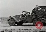 Standbild Marines verfügen über riesige unexploded shell Iwo Jima, 1945, aus Sekunde 59 historischem Filmmaterial Videoclip 65675026259