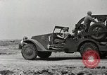 Standbild Marines verfügen über riesige unexploded shell Iwo Jima, 1945, aus Sekunde 62 historischem Filmmaterial Videoclip 65675026259