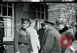Standbild König George V und Königin besuchen verletzte amerikanische Soldaten Kent England, 1918, aus Sekunde 3 historischem Filmmaterial Videoclip 65675026314