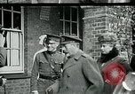 Standbild König George V und Königin besuchen verletzte amerikanische Soldaten Kent England, 1918, aus Sekunde 4 historischem Filmmaterial Videoclip 65675026314