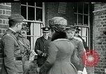 Standbild König George V und Königin besuchen verletzte amerikanische Soldaten Kent England, 1918, aus Sekunde 11 historischem Filmmaterial Videoclip 65675026314