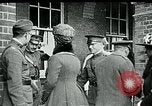 Standbild König George V und Königin besuchen verletzte amerikanische Soldaten Kent England, 1918, aus Sekunde 12 historischem Filmmaterial Videoclip 65675026314