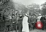Standbild König George V und Königin besuchen verletzte amerikanische Soldaten Kent England, 1918, aus Sekunde 16 historischem Filmmaterial Videoclip 65675026314