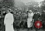 Standbild König George V und Königin besuchen verletzte amerikanische Soldaten Kent England, 1918, aus Sekunde 18 historischem Filmmaterial Videoclip 65675026314