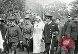Standbild König George V und Königin besuchen verletzte amerikanische Soldaten Kent England, 1918, aus Sekunde 19 historischem Filmmaterial Videoclip 65675026314